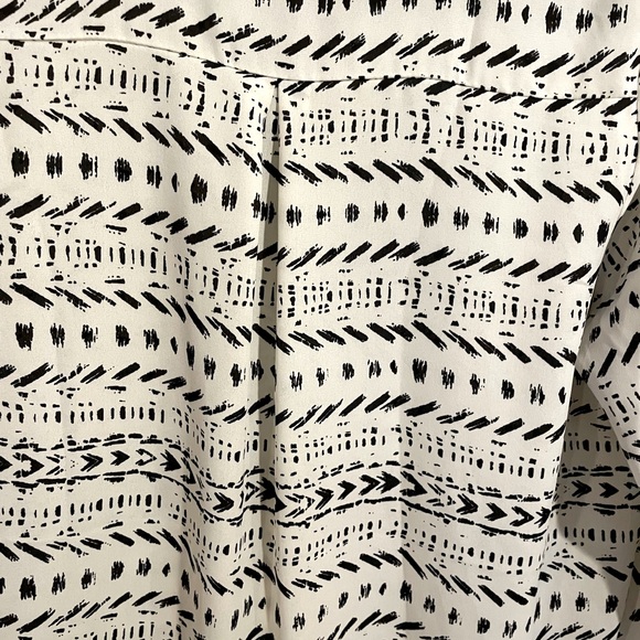 Lush Perfect Roll Tab Sleeve Tunic Cream + Black M - Picture 5 of 10